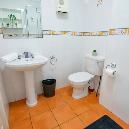 32 - 2 Bed Apartment, Sleeps 6 Lägenhet Galway