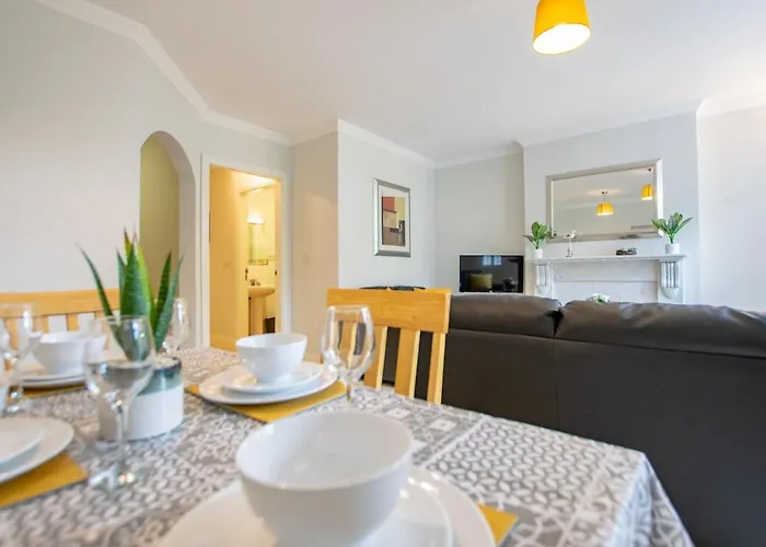 32 - 2 Bed Apartment, Sleeps 6 Galway