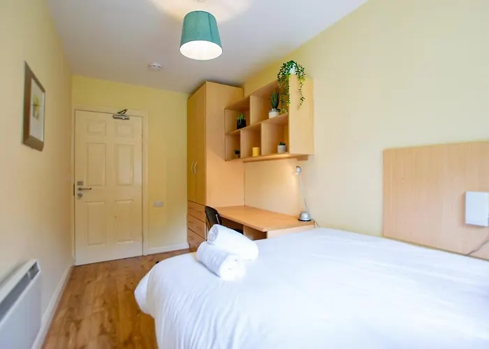 Apartament 32 - 2 Bed Apartment, Sleeps 6 *