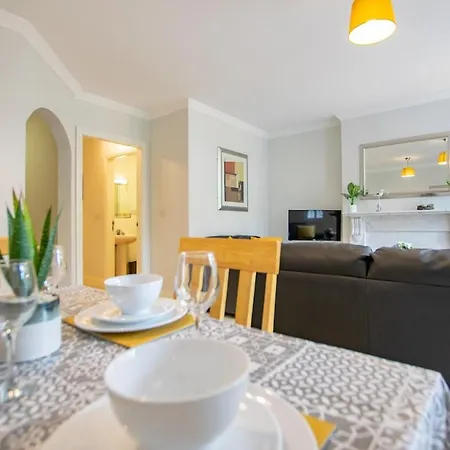 2 Bed Apartment, Sleeps 6 Galway