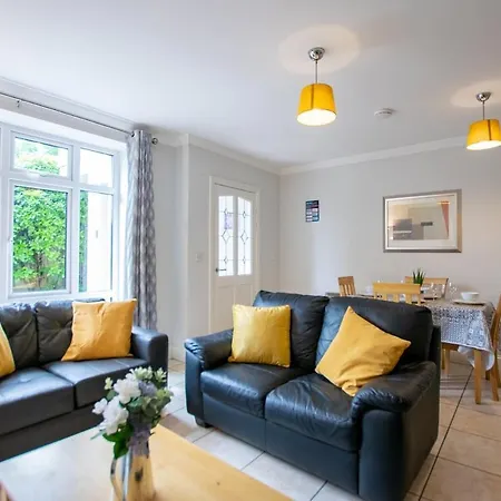 Apartment 32 - 2 Bed Apartment, Sleeps 6
