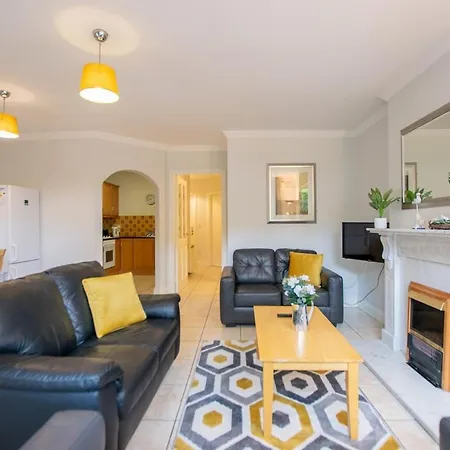 32 -spacious 2br - Sleeps 6 Apartment