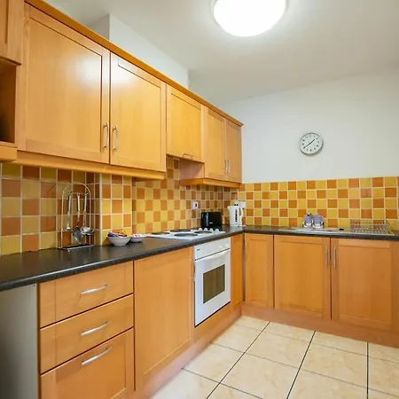 Apartman 32 -spacious 2br - Sleeps 6 *