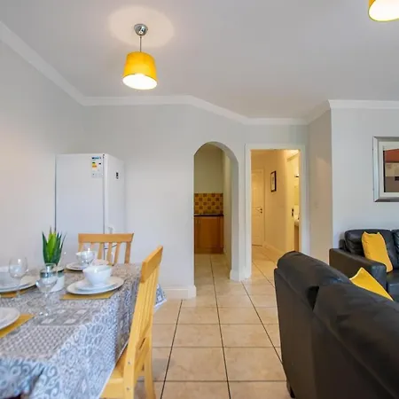 Apartman 32 -spacious 2br - Sleeps 6 Galway
